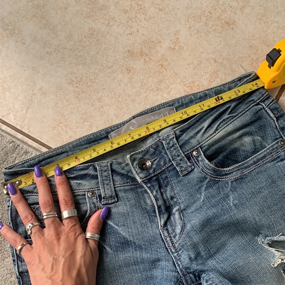 Refuge size 2 low rise blue denim jeans distress hole - Picture 8 of 8